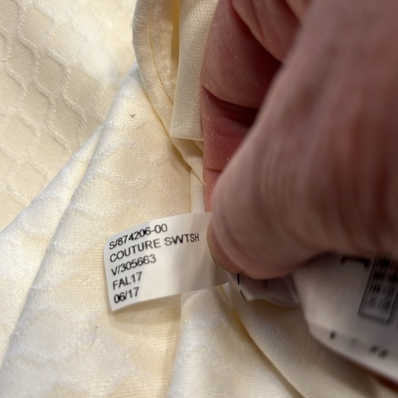 Banana Republic Texture Quilted Couture Sweatshirt Women's Large EUC Ivory Cream - Picture 10 of 12